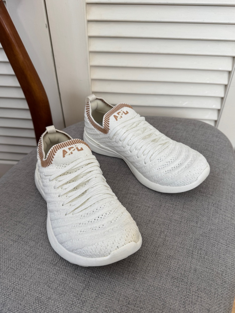 APL Women's Techloom Wave White Brown Knit Athletic Running Shoe 6.5